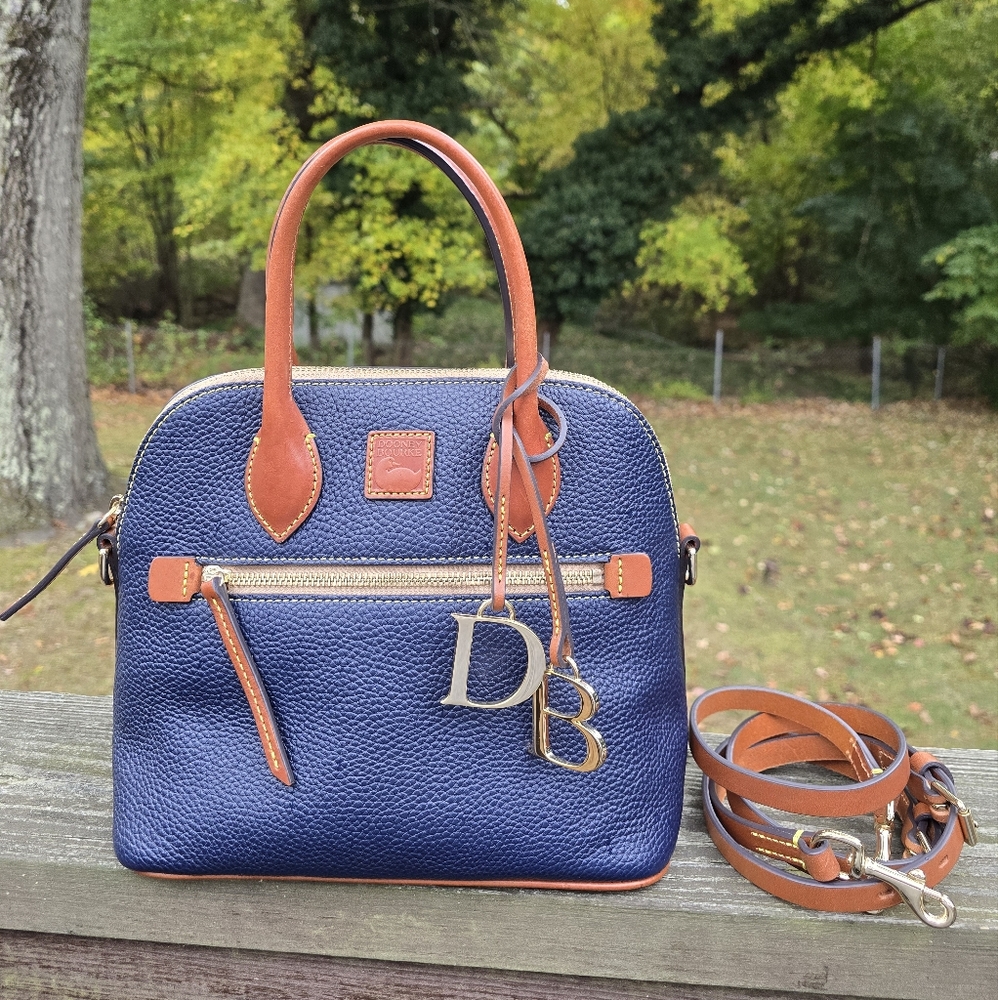 EUC Dooney & Bourke Pebble Grain Domed Satchel
